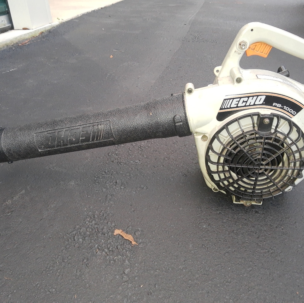 Leaf blower